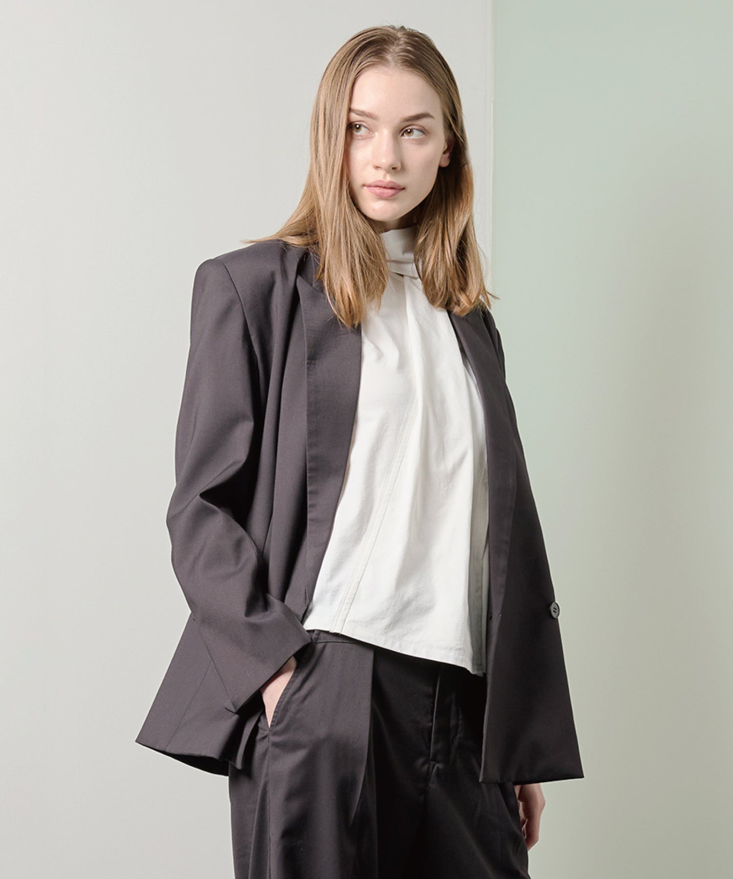 OUTER/JACKET – UNBORDER